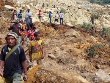 Las imágenes del deslizamiento de tierra que dejó más de 2 mil personas sepultadas en Papúa Nueva Guinea