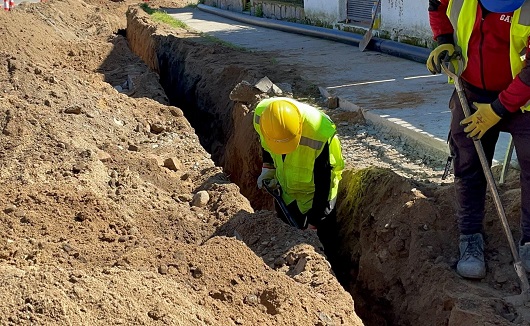 Avanzan obras de renovación de redes de agua potable y alcantarillado en Quilpué: inversión bordea los U$3 millones