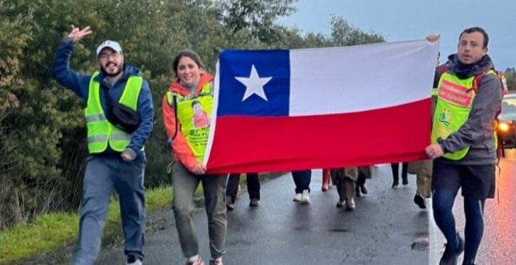 Madre de Tomás Ross recorrerá este miércoles los últimos 20 kilómetros de su caminata para llegar a La Moneda