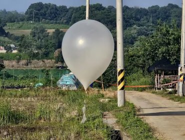 Corea del Norte lanza cientos de globos con "basura y desechos" a su vecino del Sur