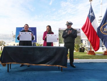 Armada entrega terrenos a Bienes Nacionales en Valparaíso y Rapa Nui para contribuir al Plan de Emergencia Habitacional