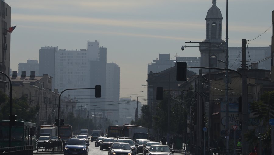 Decretan primera preemergencia ambiental del año en la Región Metropolitana