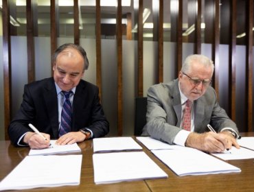 Codelco y SQM firmaron acuerdo para explotación del litio en Salar de Atacama