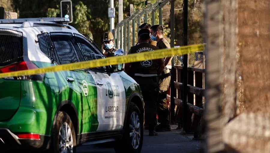 Hombre es asesinado a balazos mientras conducía su motocicleta en Viña del Mar: Acompañante se encuentra en riesgo vital