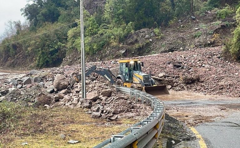 Advierten alta probabilidad de remociones en masa entre el Maule y Los Ríos durante sistema frontal en zona centro-sur