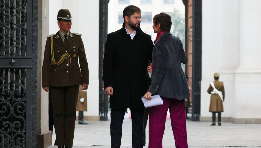 Ministra Tohá admite que anuncio de aborto en la Cuenta Pública no se consultó en comité político