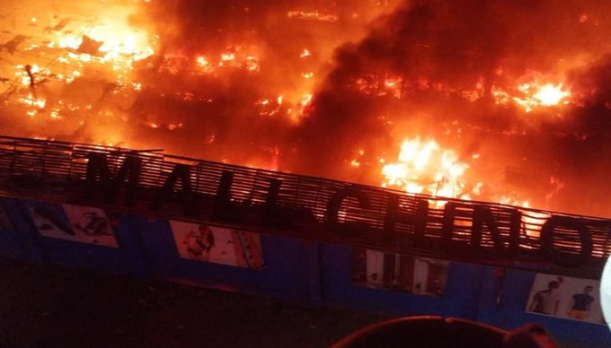 Enorme incendio consumió por completo mall chino en El Monte: Seis personas resultaron lesionadas y 4.000 metros cuadrados destruidos