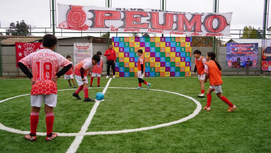 Club deportivo El Peumo de Villa Alemana cumplió el sueño de inaugurar su nueva multicancha