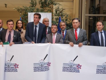 «Observatorio Antiburocracia-Anticorrupción»: Parlamentarios RN presentan iniciativa para fiscalizar al gobierno