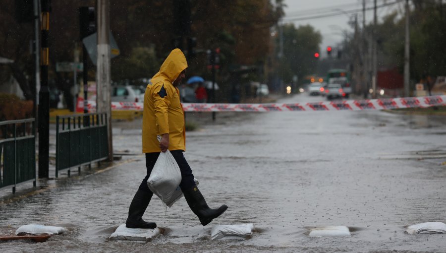 Pronostican caída de hasta 100 milímetros de precipitaciones en sólo tres días en la región Metropolitana