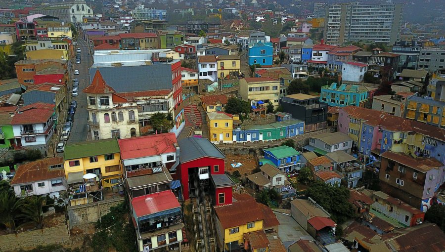 Más de la mitad de los ascensores públicos de Valparaíso no funcionan: La triste realidad del Puerto