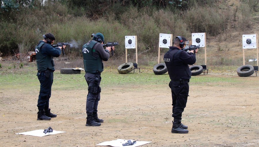 181 gendarmes de la región de Valparaíso fueron capacitados en práctica de tiro