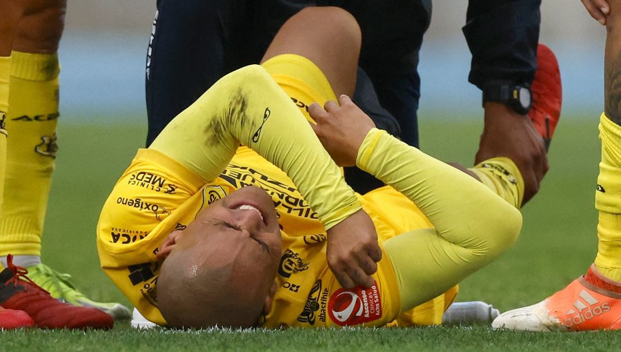 Pese a grave lesión, Humberto "Chupete" Suazo descarta el retiro: "Me tendrá alejado de las canchas por un tiempo"