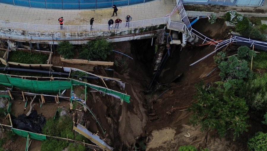 Establecen perímetro de seguridad en dos torres del edificio Euromarina 2, afectado por tercer socavón en las dunas de Reñaca