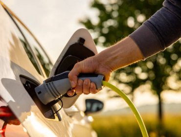 Ventas de vehículos eléctricos alcanzan cifras récord con un incremento de 133% durante mayo