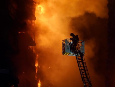 Más de 40 muertos deja incendio en edificio residencial al sur de Kuwait