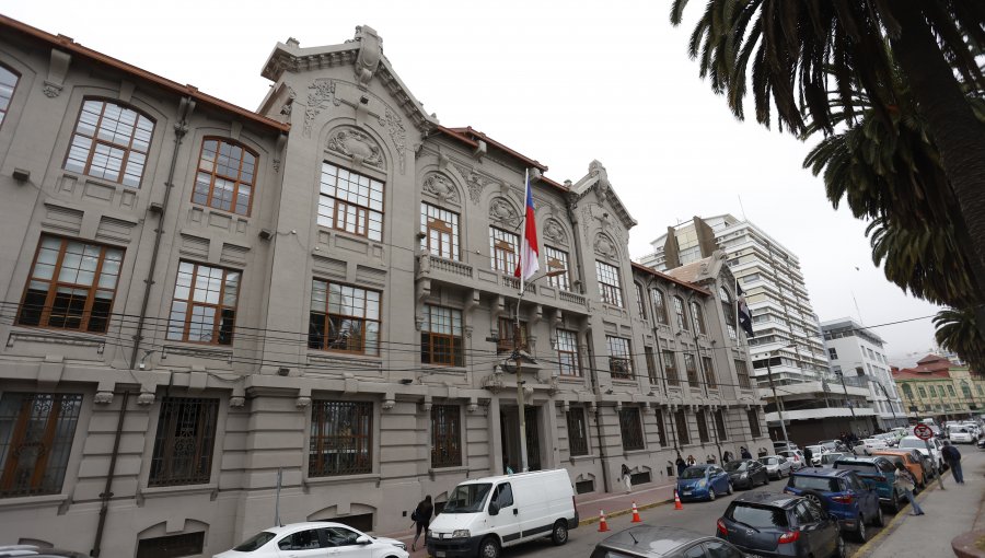 U. Católica de Valparaíso suspende actividades presenciales por sistema frontal