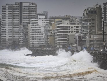Emiten alerta por marejadas anormales en la costa del país: olas podrían alcanzar cinco metros y causar daños a la infraestructura