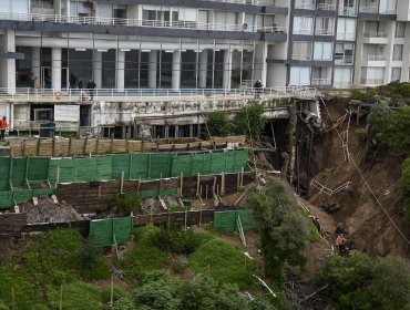 Académico advierte que lluvias aumentarían riesgo de "colapso parcial o global" del edificio afectado por nuevo socavón en Reñaca