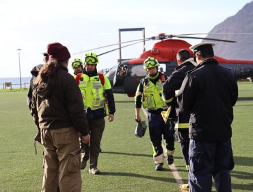 Armada concluyó exitosa evacuación médica desde el archipiélago Juan Fernández: paciente fue trasladada en buque a Valparaíso