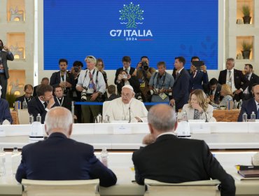 Papa Francisco pide a líderes políticos del G7 prohibir el uso de las "armas autónomas letales"
