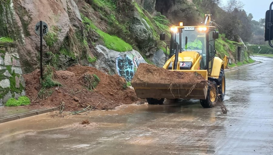 30 personas han sido albergadas en Quilpué: alcaldesa llamó a "colaborar" en caso de realizar evacuaciones por remoción de masa