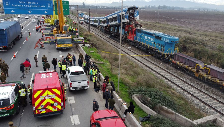 EFE entrega informe preliminar de fatal accidente de trenes en San Bernardo: "Lo que corresponde es actuar con rapidez"