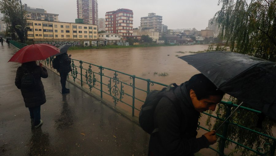 Declararon en Alerta Roja a las provincias de Valparaíso y Marga Marga por crecidas de esteros, anegamientos y remociones en masa