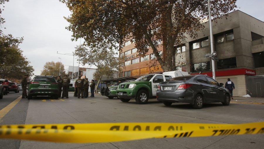 Investigan homicidio con arma blanca de un hombre en Estación Central