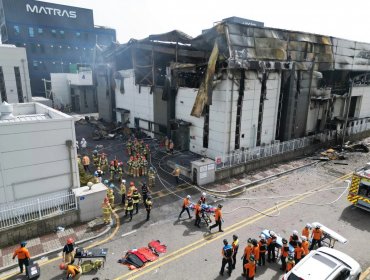 Incendio en fábrica de baterías de litio deja una veintena de fallecidos en Corea del Sur