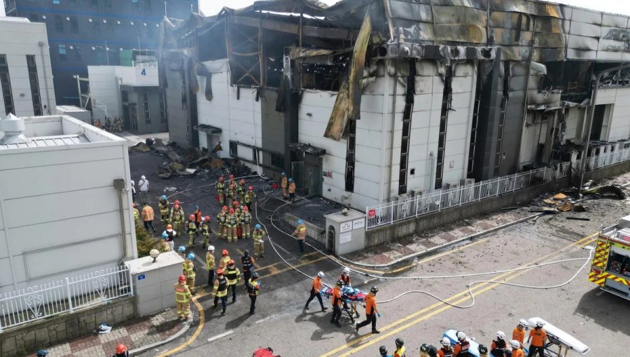 Incendio en fábrica de baterías de litio deja una veintena de fallecidos en Corea del Sur