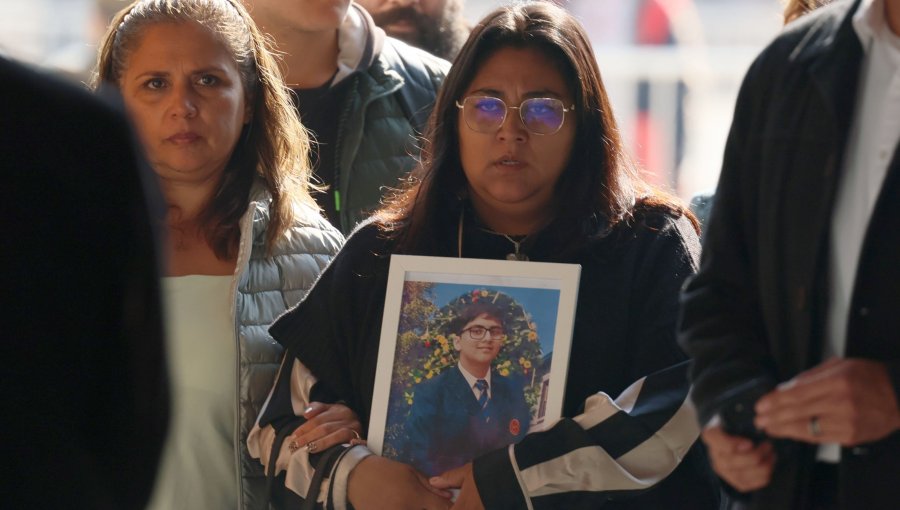Madre de conscripto Franco Vargas agradece que la justicia civil investigue la muerte de su hijo durante marcha en Putre