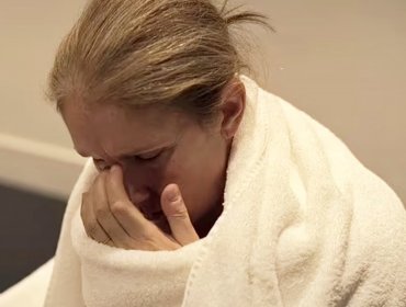 Céline Dion sufre convulsión mientras grababa documental sobre el síndrome que padece