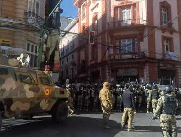 Cancillería condena "movilizaciones irregulares del Ejército" de Bolivia y solidariza con autoridades y el pueblo