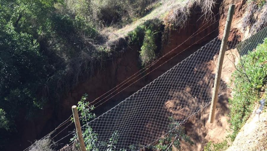 Nuevo socavón en Jardín del Mar podría provocar deslizamiento de tierra en Reñaca