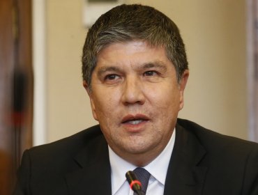 Monsalve contradice a Lagos y afirma que le comunicó la decisión de desvincularlo de Interior