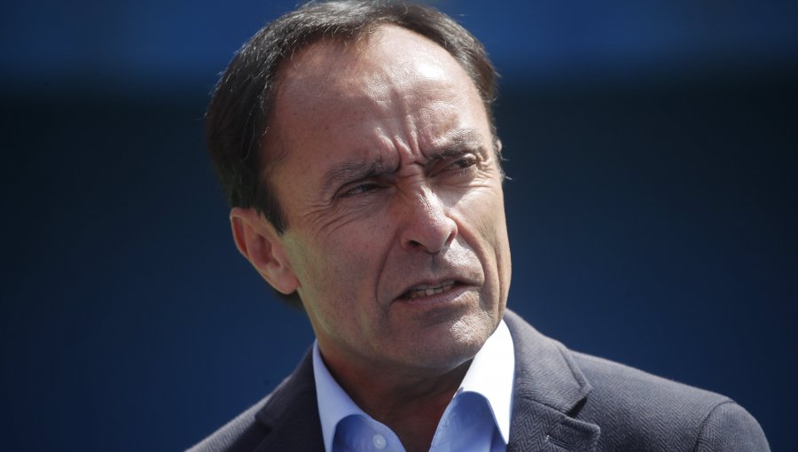 Ministro del Deporte condenó nuevos incidentes protagonizado por hinchas de Colo-Colo: "Es una situación lamentable"