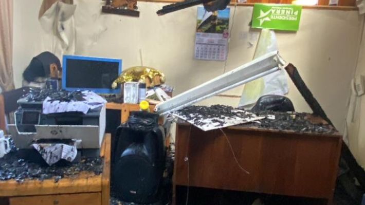 Incendio afectó a la sede parlamentaria del senador José García Ruminot en Temuco