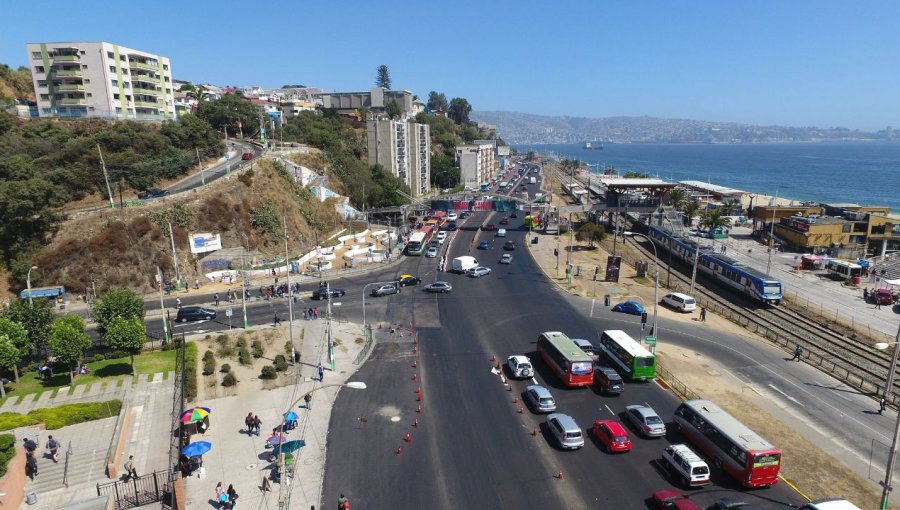 Salen a la luz detalles desconocidos de un proyecto que unía Valparaíso con Viña del Mar a través de una vía elevada sobre el mar