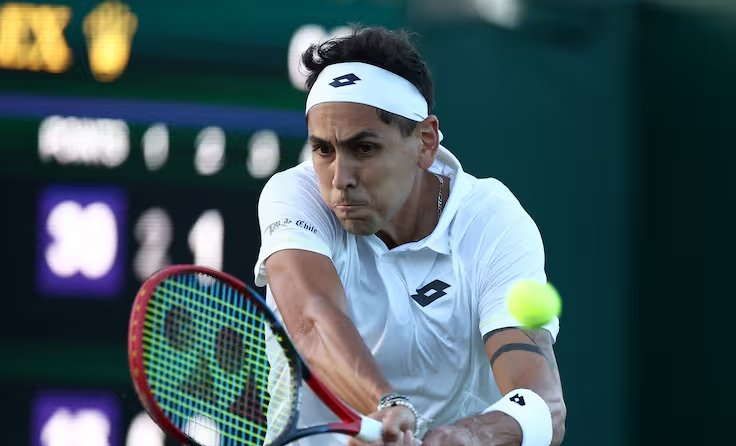 Debut de Alejandro Tabilo en Wimbledon fue suspendido cuando se disputaba el segundo set