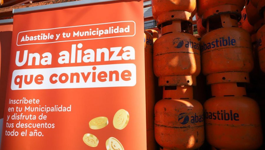 Hasta $6.000 de descuento: Valparaíso firma convenio para que vecinos puedan comprar gas a menor precio