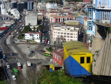 Alcalde de Valparaíso pide al Gobierno destinar partida presupuestaria para recuperar ascensores