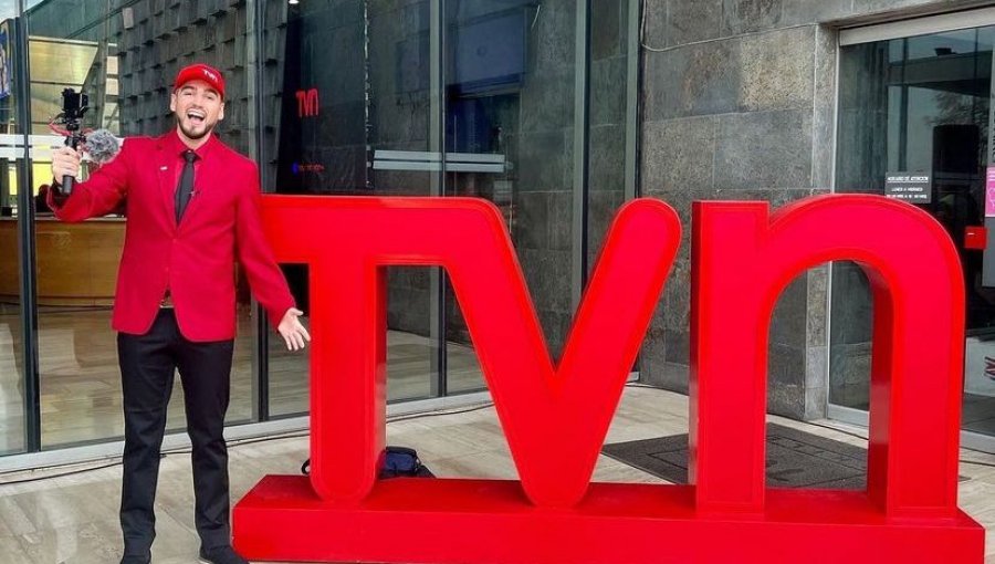 Reconocido periodista se despide de TVN con sutil indirecta hacia la estación televisiva