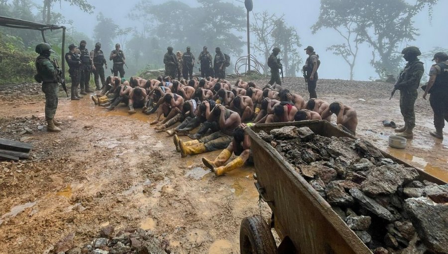 Liberan a 49 personas que habían sido secuestradas por la poderosa banda criminal Los Lobos en Ecuador