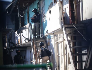 Operativo conjunto entre Carabineros y la fiscalía deja 13 detenidos y 15 armamentos incautados en la Región Metropolitana