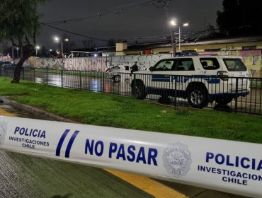 18 vehículos son sustraídos desde el interior de un taller mecánico en Macul