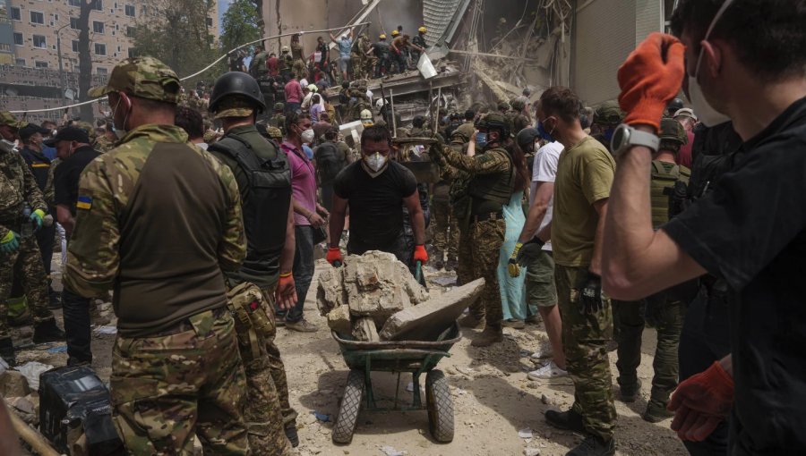 Un hospital infantil entre los lugares atacados por bombas rusas en Ucrania que dejan al menos 31 muertos