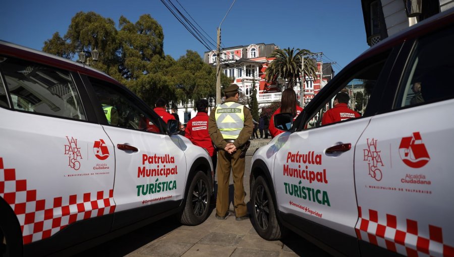 Con patrullas turísticas municipales reforzarán la seguridad en calles, cerros, miradores y plazas de Valparaíso