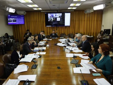 Avanza proyecto que permite acusar constitucionalmente a gobernadores regionales