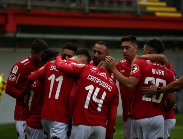 Ñublense avanzó a la final de la zona sur de Copa Chile tras golear a D. Linares en Chillán